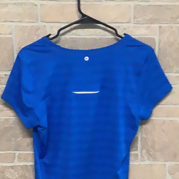 Active Life NEW - Sz M - Lightning Blue meshy-ish Gym work out cover sport shirt - Picture 2 of 7